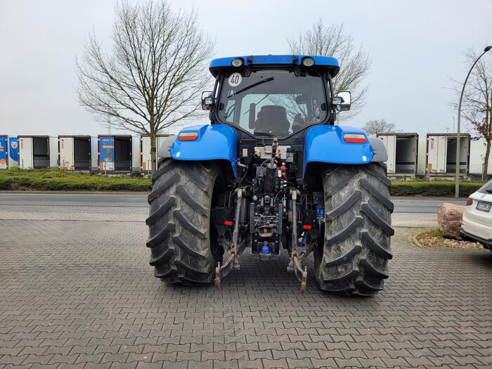New Holland T 7.250 - Traktor: das Bild 2 New Holland T 7.250 - Traktor: das Bild 2