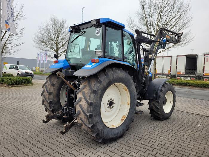 Traktor New Holland TS 115: das Bild 1