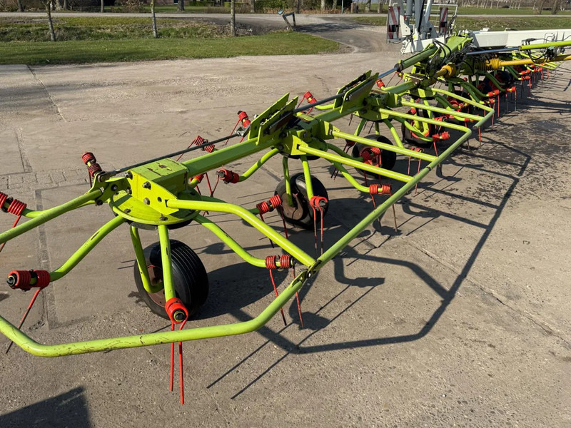 Claas Volto 1320 T Gedragen 13 meter - Heuwender/ Wenderechen: das Bild 5 Claas Volto 1320 T Gedragen 13 meter - Heuwender/ Wenderechen: das Bild 5
