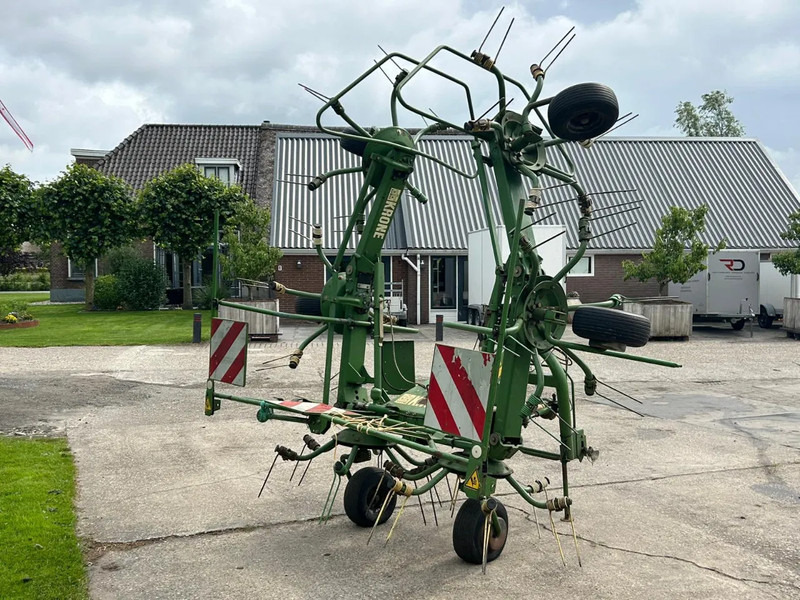 Krone KW 6.40 schudder schuilstelling hooibouw 6 elements - Heuwender/ Wenderechen: das Bild 4 Krone KW 6.40 schudder schuilstelling hooibouw 6 elements - Heuwender/ Wenderechen: das Bild 4