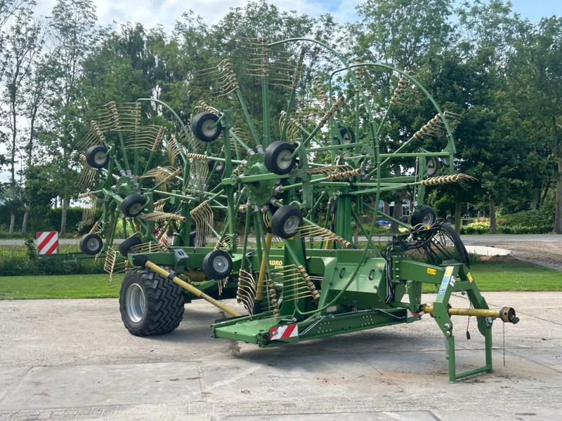 Krone Swadro 1400 Plus 4 Rotorhark Zwiller - Heuwender/ Wenderechen: das Bild 1 Krone Swadro 1400 Plus 4 Rotorhark Zwiller - Heuwender/ Wenderechen: das Bild 1