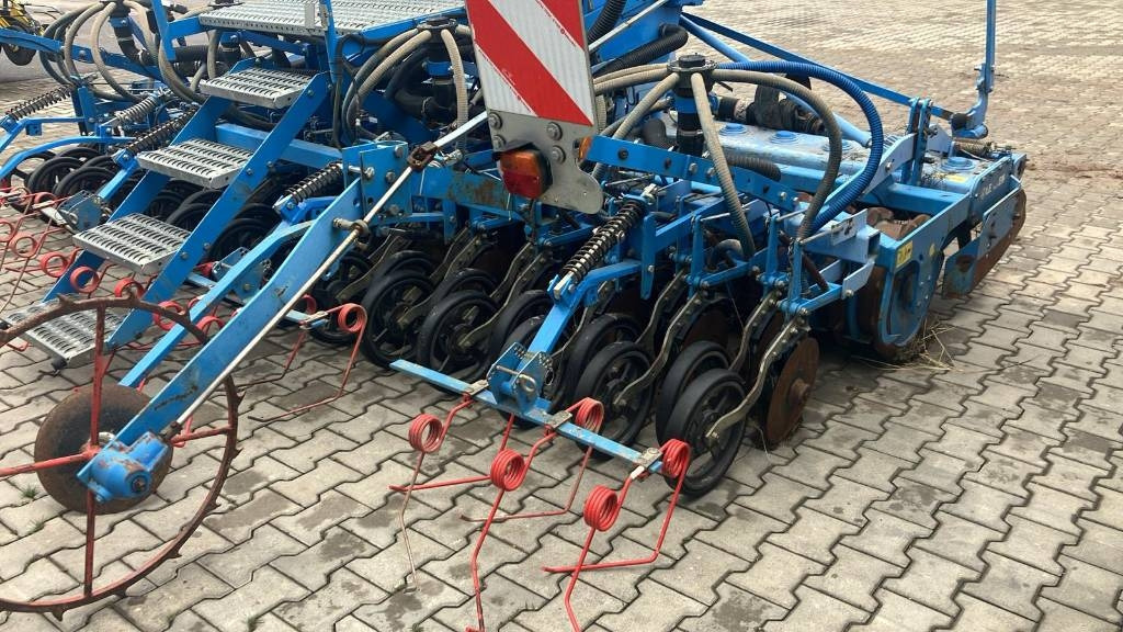 Lemken Solitair 8/400-DS 150 + Zirkon 12/400 - Sämaschine: das Bild 4 Lemken Solitair 8/400-DS 150 + Zirkon 12/400 - Sämaschine: das Bild 4