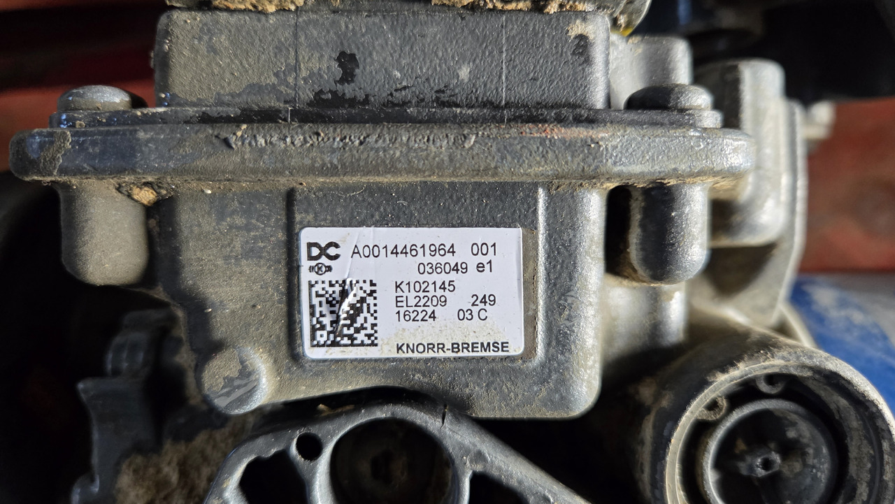 KNORR-BREMSE CONTROL UNIT EAPU K 102145 - Steuergerät für LKW: das Bild 5 KNORR-BREMSE CONTROL UNIT EAPU K 102145 - Steuergerät für LKW: das Bild 5