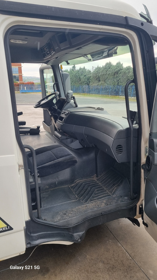 MERCEDES ACTROS MP3 MEDIUM - Fahrerhaus: das Bild 5 MERCEDES ACTROS MP3 MEDIUM - Fahrerhaus: das Bild 5