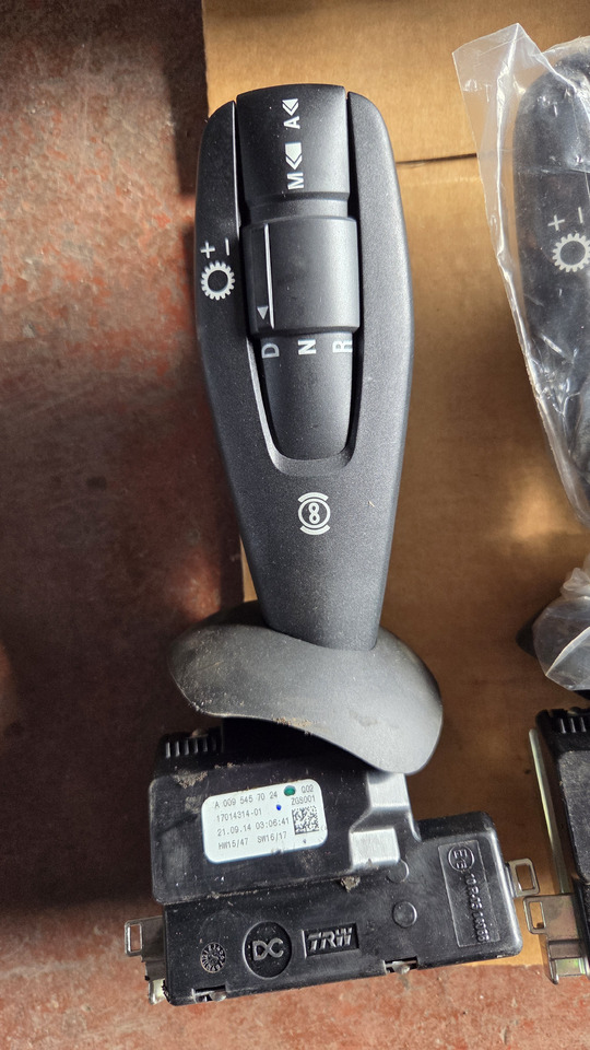 MERCEDES-BENZ ACTROS MP4 - Lenkstockschalter für LKW: das Bild 4 MERCEDES-BENZ ACTROS MP4 - Lenkstockschalter für LKW: das Bild 4