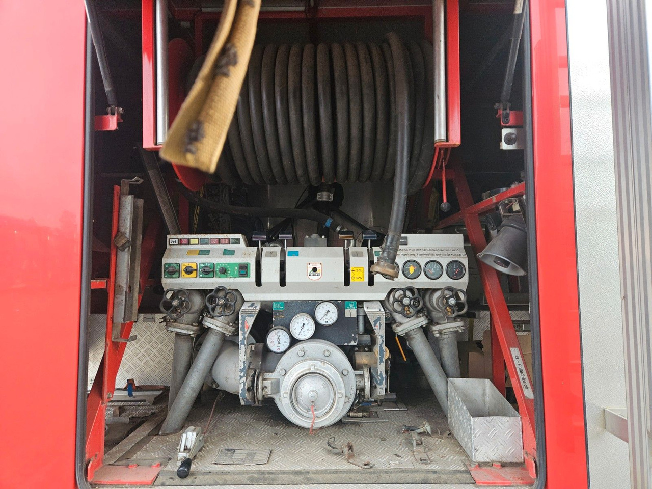 MAN KAT 6x6 Tanklöschfahrzeug - Tankwagen: das Bild 5 MAN KAT 6x6 Tanklöschfahrzeug - Tankwagen: das Bild 5