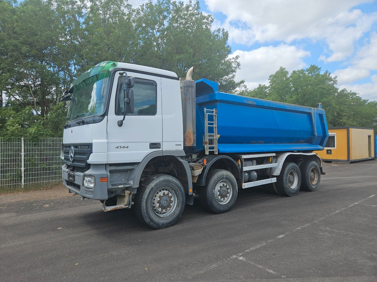 Mercedes-Benz Actros 4144 8x8 Hinterkipper - Kipper: das Bild 2 Mercedes-Benz Actros 4144 8x8 Hinterkipper - Kipper: das Bild 2