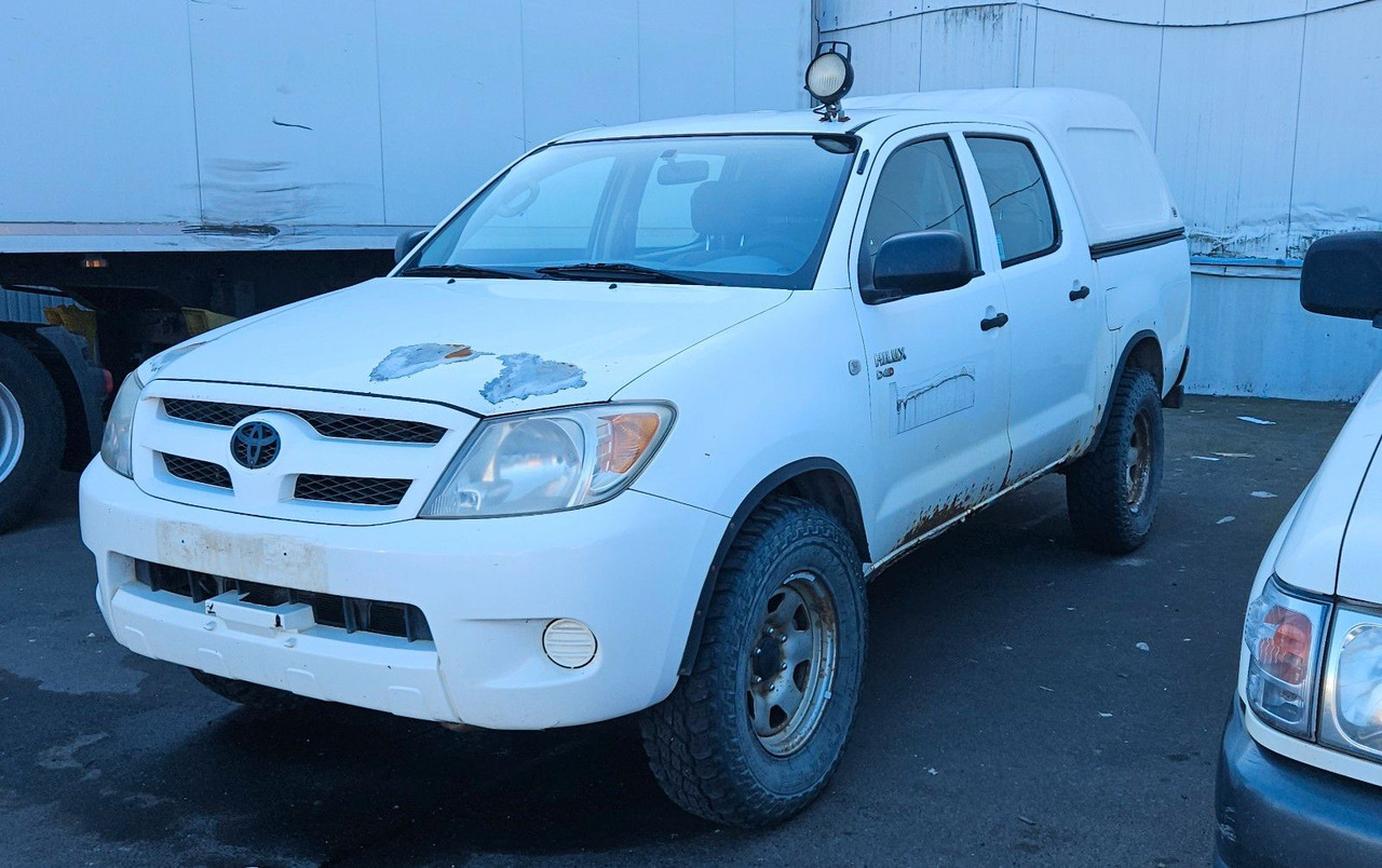 Toyota Hilux Double Cab 4x4 - SUV/ Geländewagen: das Bild 1 Toyota Hilux Double Cab 4x4 - SUV/ Geländewagen: das Bild 1