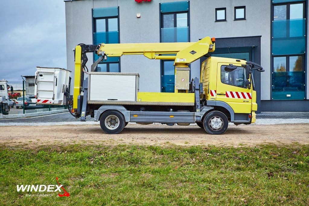VERSALIFT VT 51 NF - LKW mit Arbeitsbühne: das Bild 2 VERSALIFT VT 51 NF - LKW mit Arbeitsbühne: das Bild 2