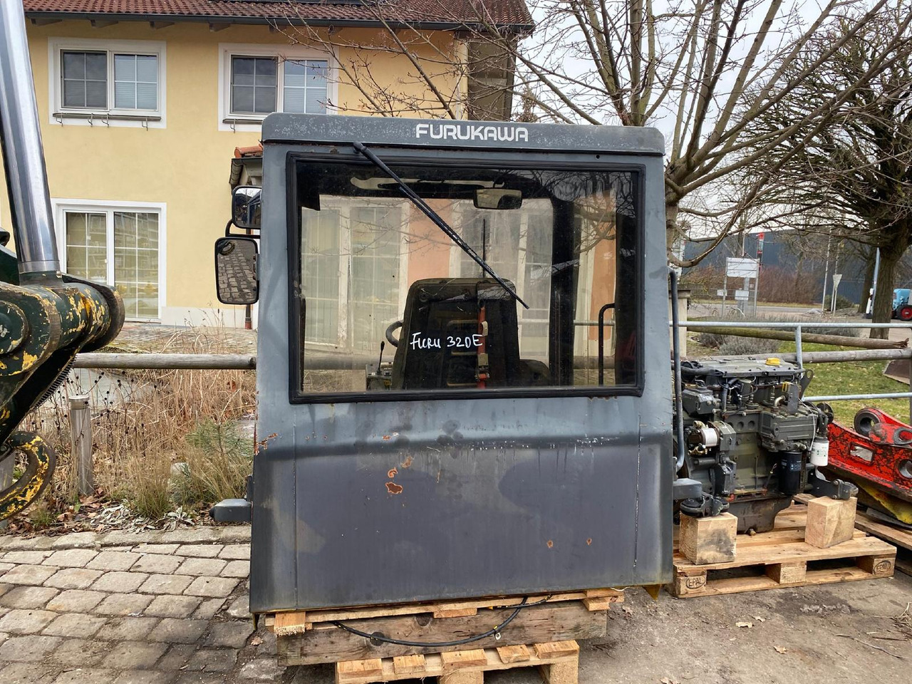 Furukawa 320 E - Fahrerhaus für Baumaschine: das Bild 5 Furukawa 320 E - Fahrerhaus für Baumaschine: das Bild 5