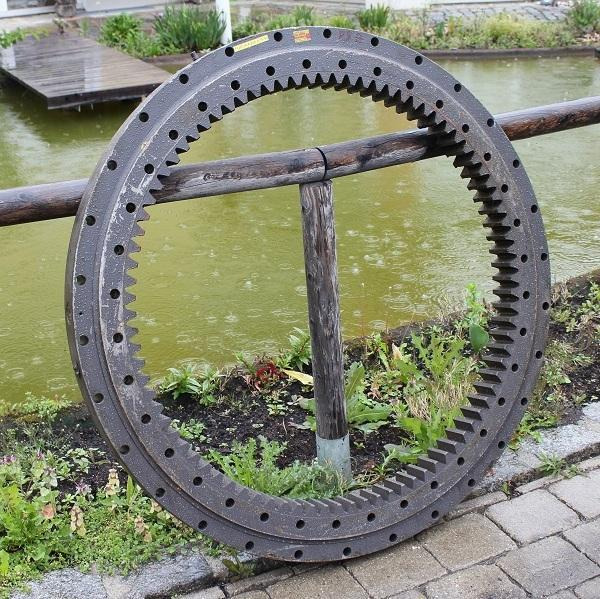 Furukawa 635 - Drehkranz für Baumaschine: das Bild 2 Furukawa 635 - Drehkranz für Baumaschine: das Bild 2