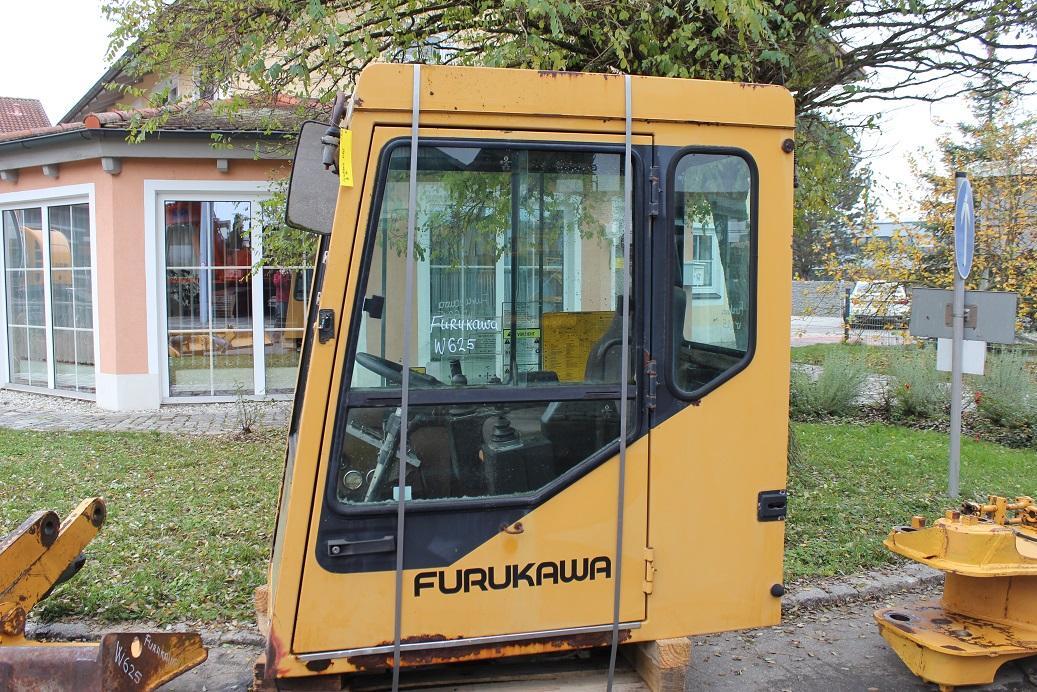 Furukawa W625 - Fahrerhaus für Baumaschine: das Bild 3 Furukawa W625 - Fahrerhaus für Baumaschine: das Bild 3