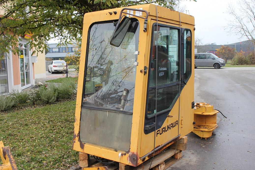 Furukawa W625 - Fahrerhaus für Baumaschine: das Bild 2 Furukawa W625 - Fahrerhaus für Baumaschine: das Bild 2