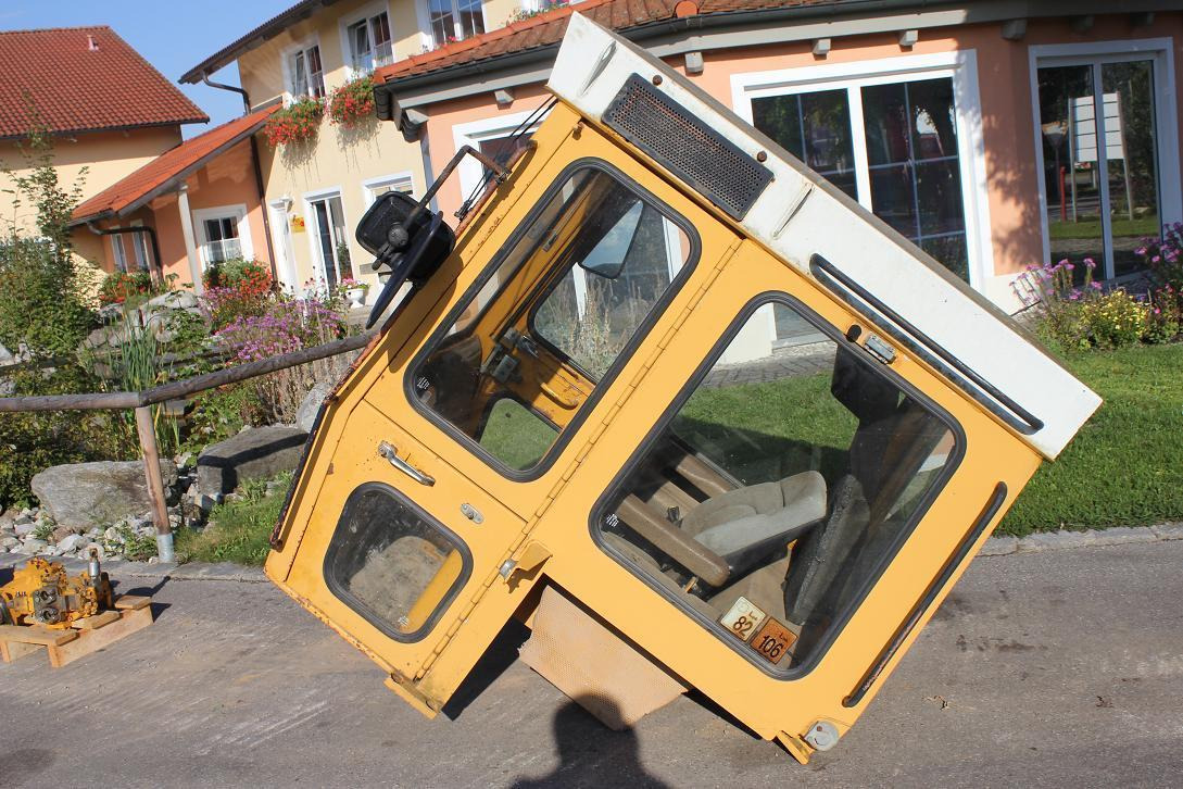 Liebherr 611-621-721 oder 731 - Fahrerhaus für Baumaschine: das Bild 1 Liebherr 611-621-721 oder 731 - Fahrerhaus für Baumaschine: das Bild 1