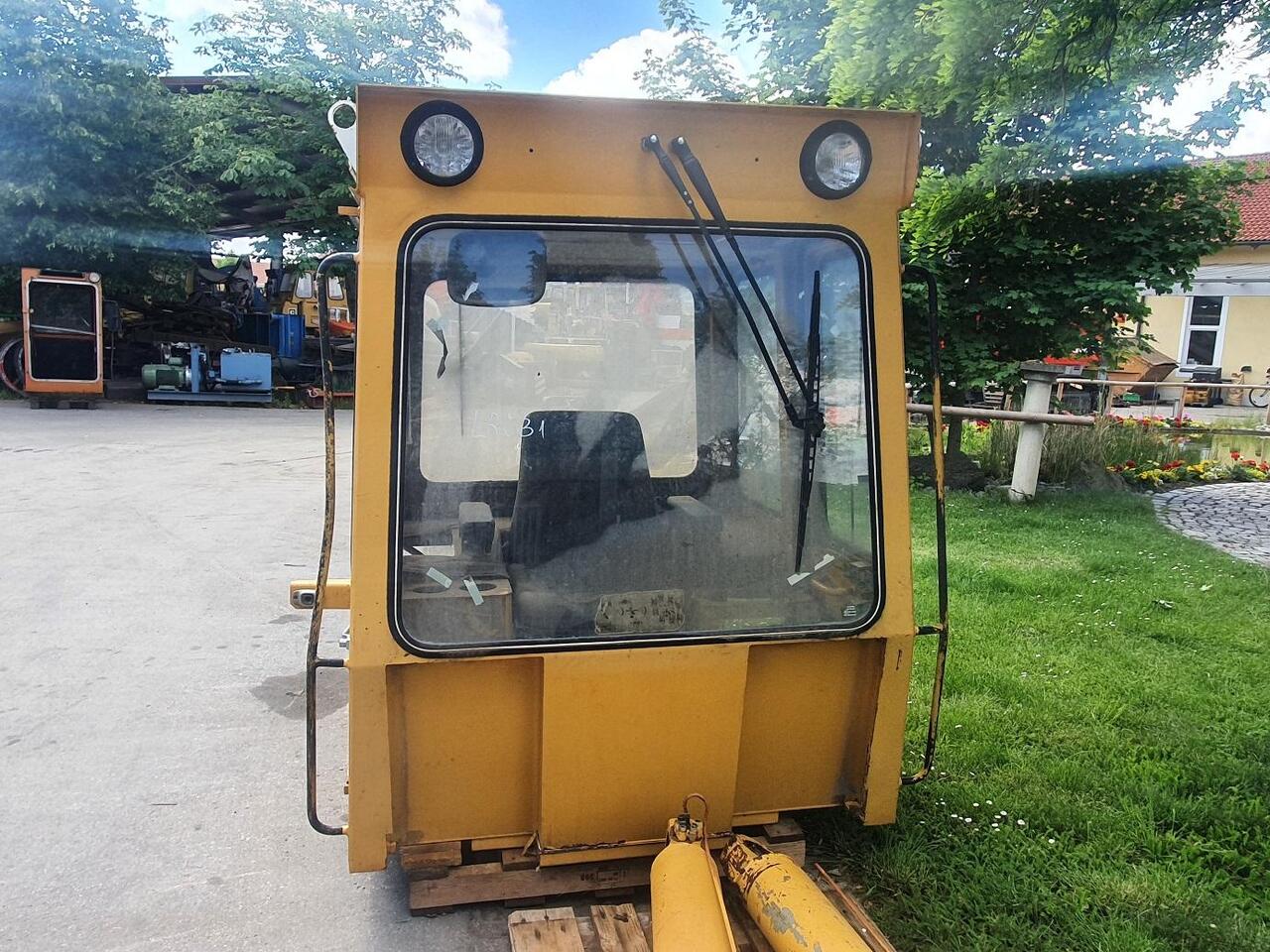 Liebherr LR 631 - Fahrerhaus für Laderaupe: das Bild 4 Liebherr LR 631 - Fahrerhaus für Laderaupe: das Bild 4