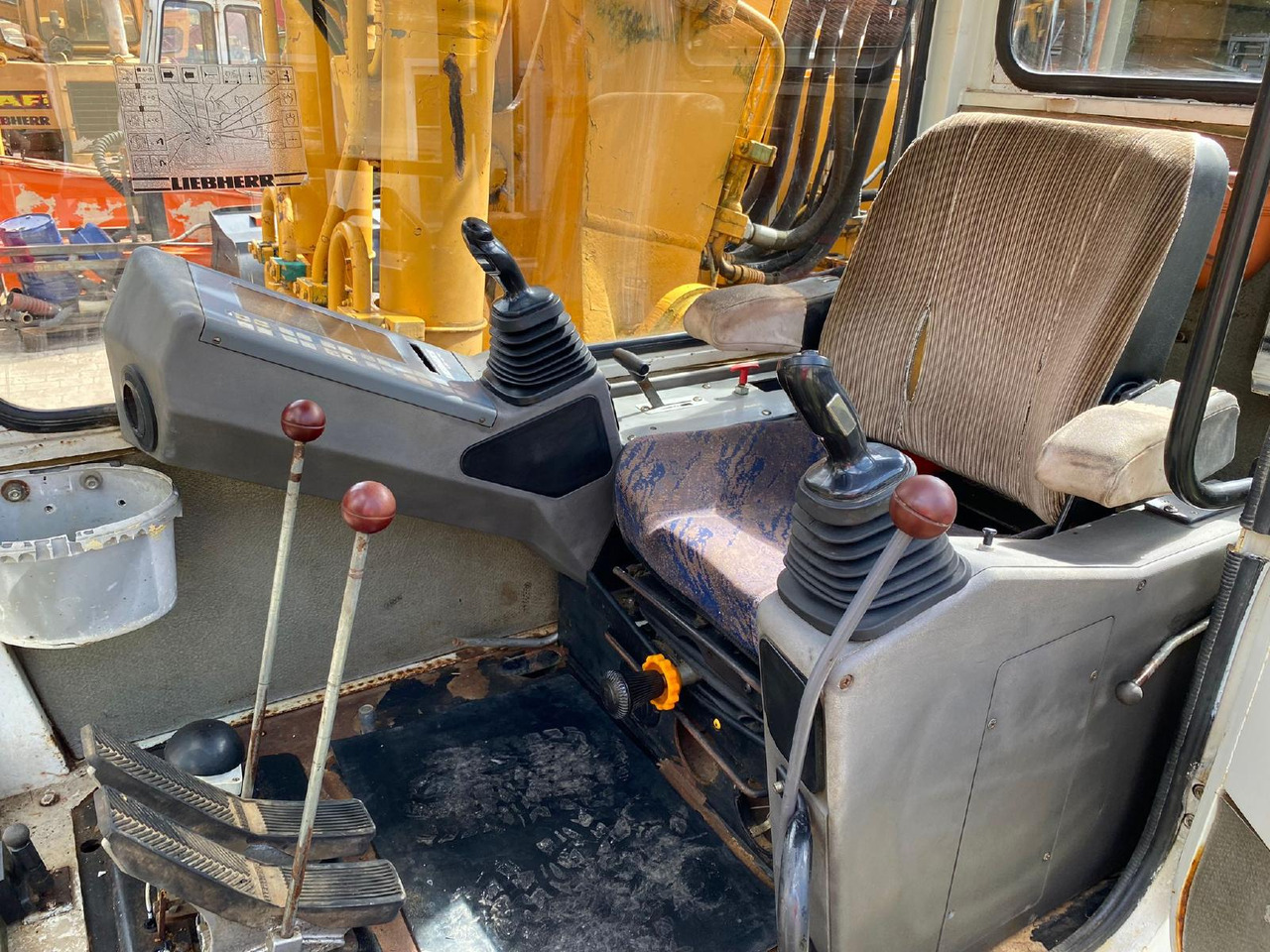 Liebherr R 912 LIT - Kettenbagger: das Bild 2 Liebherr R 912 LIT - Kettenbagger: das Bild 2