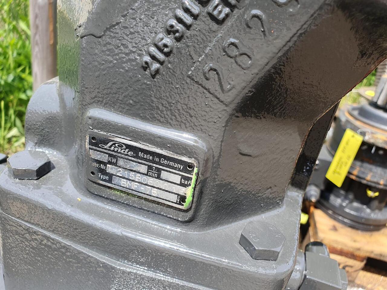 Sennebogen ZR 28 - Schwenkmotor für Baumaschine: das Bild 3 Sennebogen ZR 28 - Schwenkmotor für Baumaschine: das Bild 3