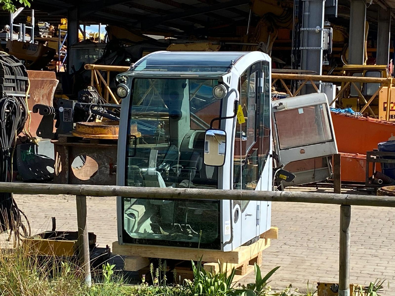 Terex TC 240 LC - Fahrerhaus für Baumaschine: das Bild 2 Terex TC 240 LC - Fahrerhaus für Baumaschine: das Bild 2