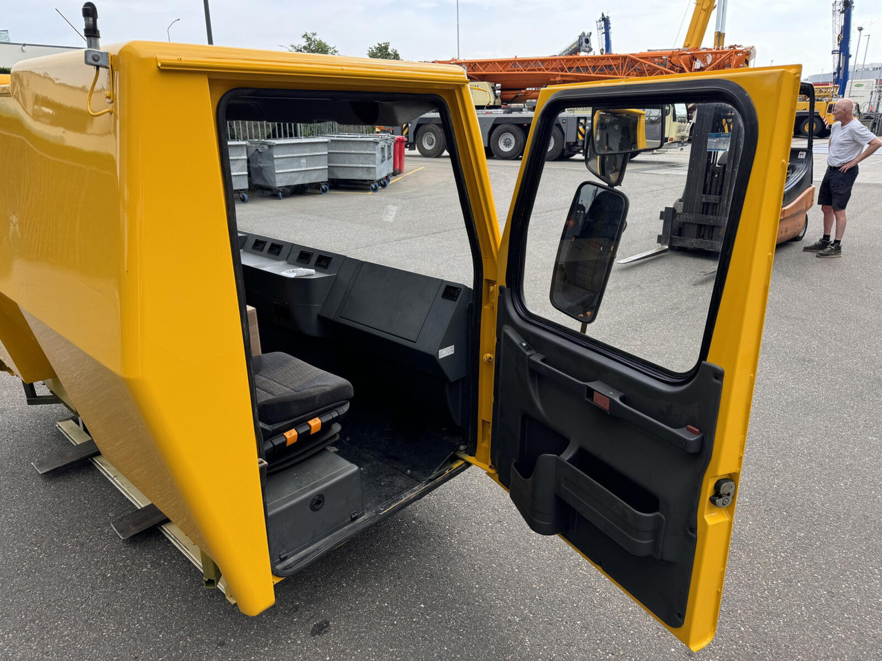 Fahrerhaus für Mobilkran Grove GMK 5130-1 Drivers cabin: das Bild 7