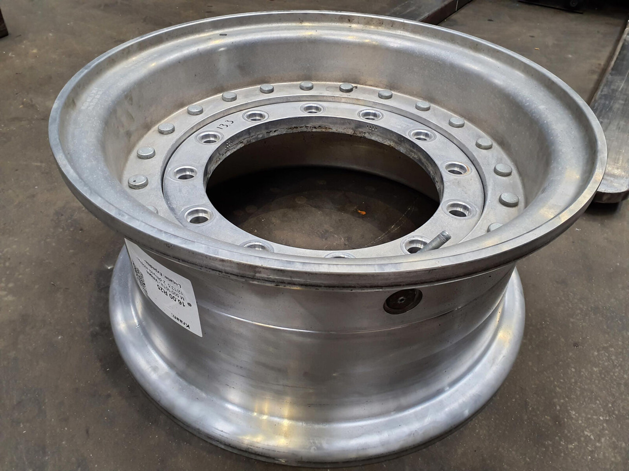 Grove Rim 445/95R25 12 13.3 2p Alu - Felge: das Bild 1 Grove Rim 445/95R25 12 13.3 2p Alu - Felge: das Bild 1