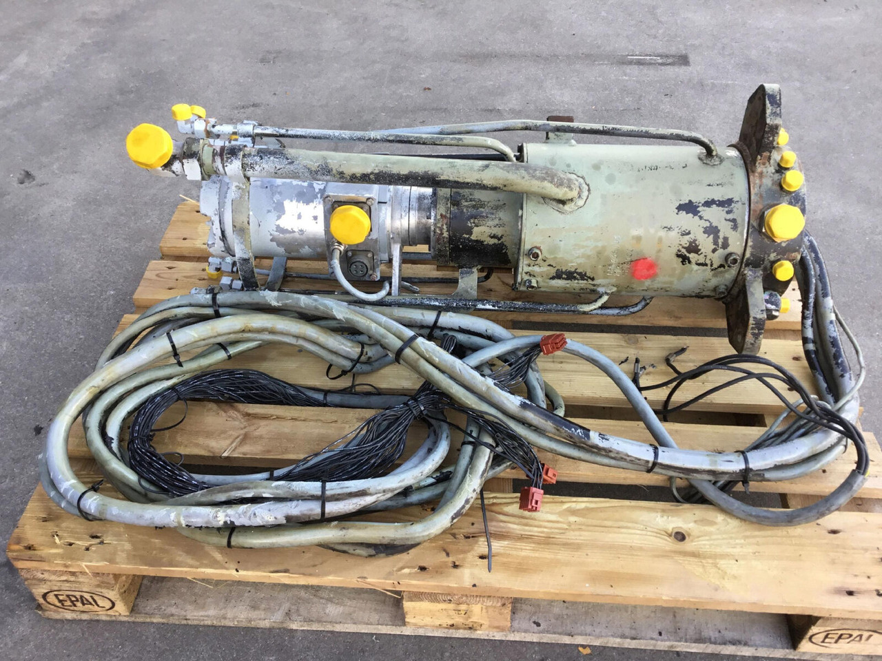 Liebherr LTM 1035-2 hydraulic and electric Swivel - Hydraulik für Mobilkran: das Bild 3 Liebherr LTM 1035-2 hydraulic and electric Swivel - Hydraulik für Mobilkran: das Bild 3