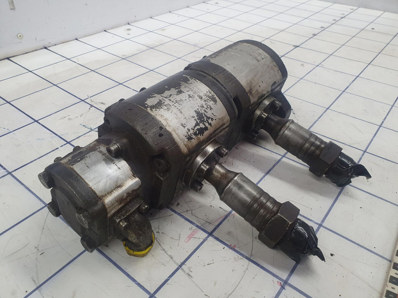 Liebherr LTM 1050-1 TRIPLE GEAR PUMP - Hydraulikpumpe für Mobilkran: das Bild 3 Liebherr LTM 1050-1 TRIPLE GEAR PUMP - Hydraulikpumpe für Mobilkran: das Bild 3