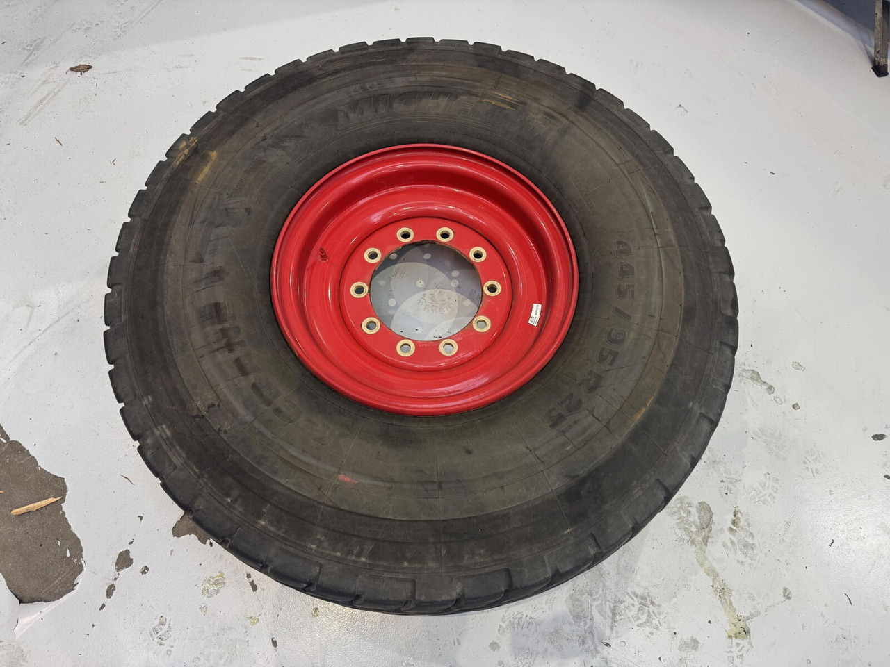 Michelin Wheel 445/95R25 10 12 1p - Komplettrad für Kran: das Bild 1 Michelin Wheel 445/95R25 10 12 1p - Komplettrad für Kran: das Bild 1