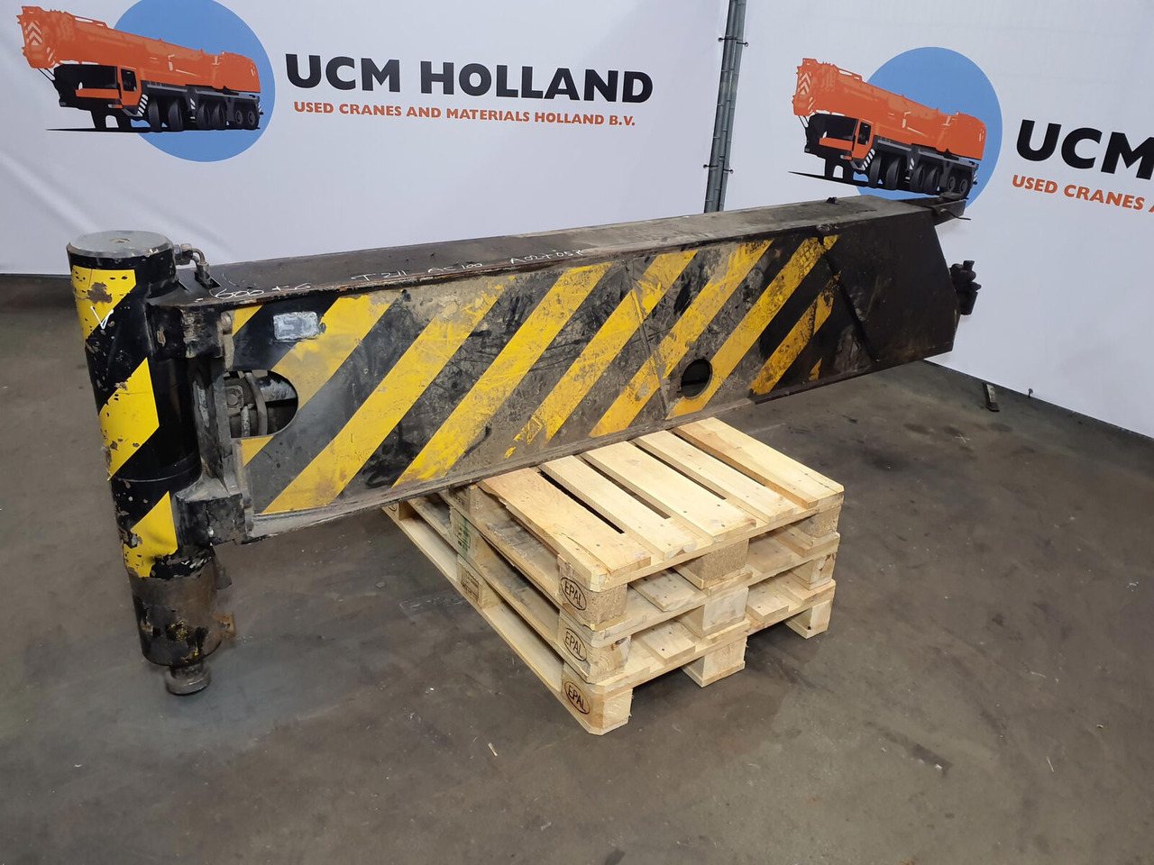 Terex AC 100 outrigger beam complete front - Federung für Kran: das Bild 2 Terex AC 100 outrigger beam complete front - Federung für Kran: das Bild 2