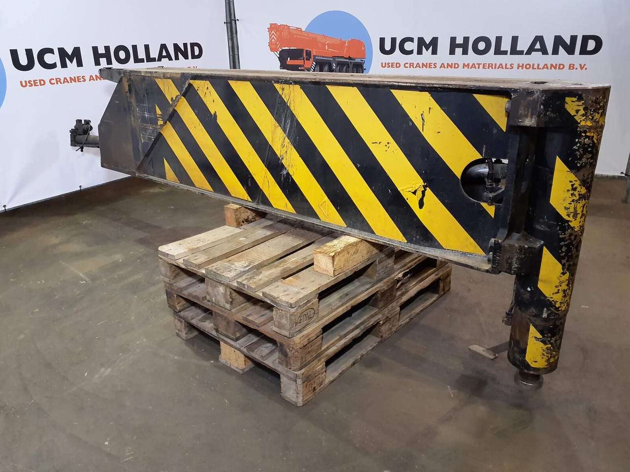 Terex AC 100 outrigger beam complete rear - Federung für Mobilkran: das Bild 1 Terex AC 100 outrigger beam complete rear - Federung für Mobilkran: das Bild 1