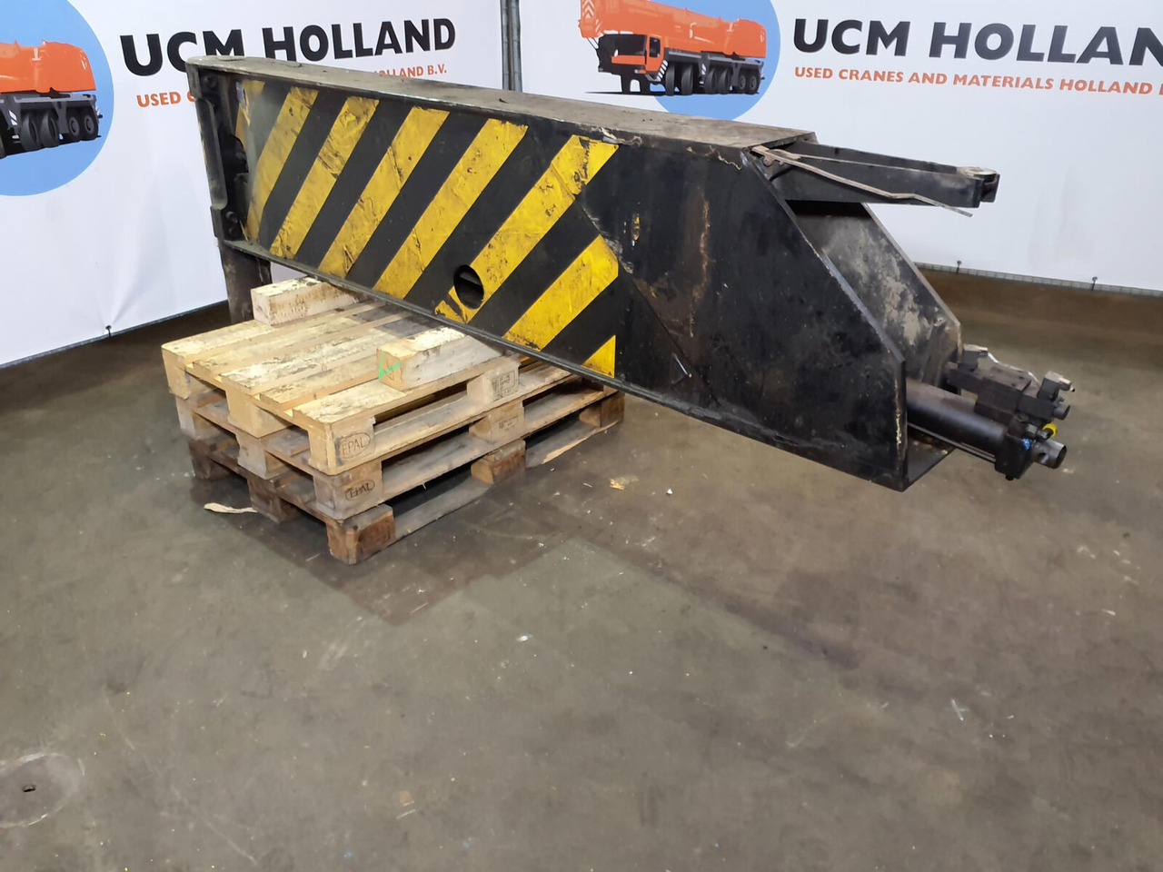 Terex AC 100 outrigger beam complete rear - Federung für Mobilkran: das Bild 3 Terex AC 100 outrigger beam complete rear - Federung für Mobilkran: das Bild 3