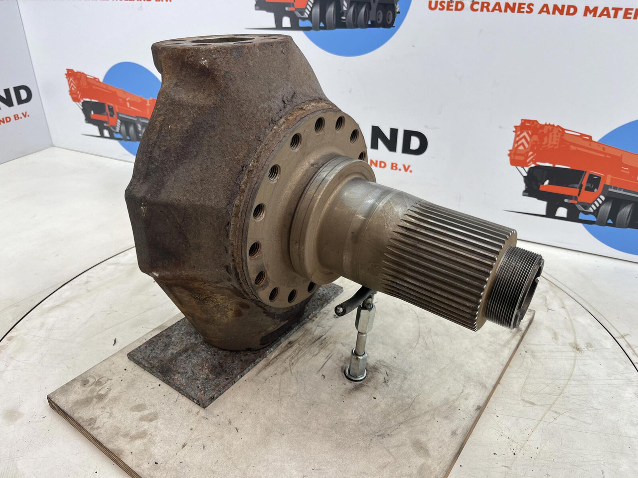 Terex AC 155, AC 205 Steering knuckle 16 holes - Achsschenkel für Mobilkran: das Bild 3 Terex AC 155, AC 205 Steering knuckle 16 holes - Achsschenkel für Mobilkran: das Bild 3