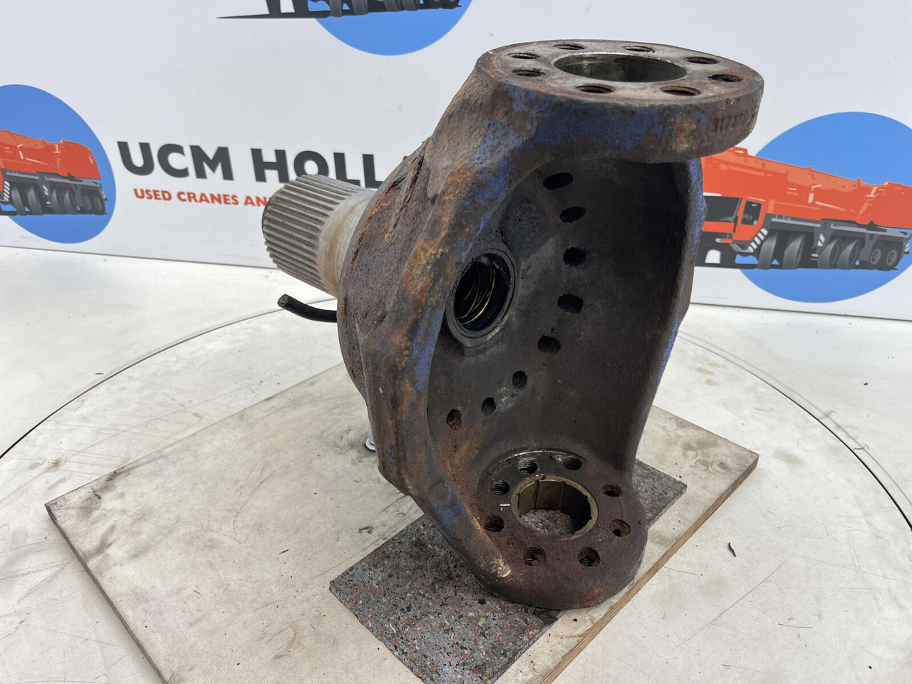 Terex AC 155, AC 205 Steering knuckle 16 holes - Achsschenkel für Mobilkran: das Bild 4 Terex AC 155, AC 205 Steering knuckle 16 holes - Achsschenkel für Mobilkran: das Bild 4