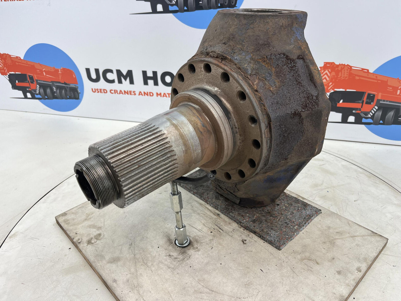 Terex AC 155, AC 205 Steering knuckle 16 holes - Achsschenkel für Mobilkran: das Bild 1 Terex AC 155, AC 205 Steering knuckle 16 holes - Achsschenkel für Mobilkran: das Bild 1