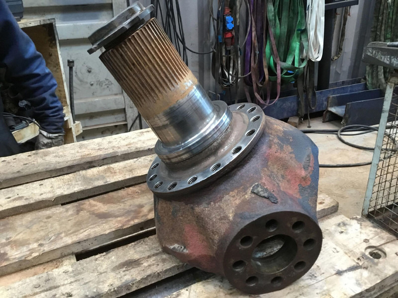Terex AC 205 axle 4 left steering knuckle 16 holes - Achsschenkel für Kran: das Bild 2 Terex AC 205 axle 4 left steering knuckle 16 holes - Achsschenkel für Kran: das Bild 2