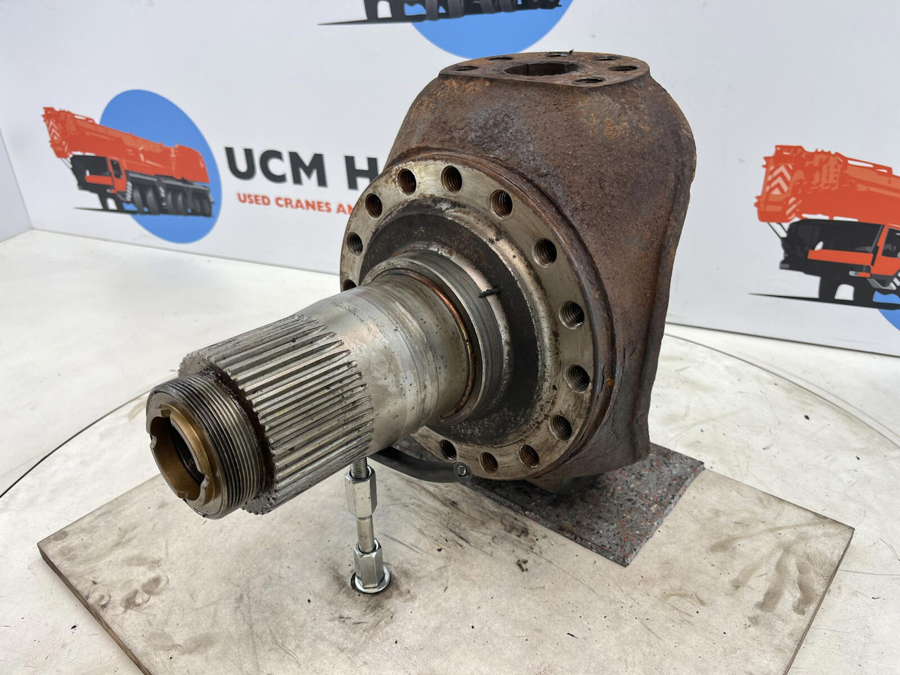 Terex AC 25 Steering knuckle 16 holes axle 2 - Achsschenkel für Mobilkran: das Bild 1 Terex AC 25 Steering knuckle 16 holes axle 2 - Achsschenkel für Mobilkran: das Bild 1