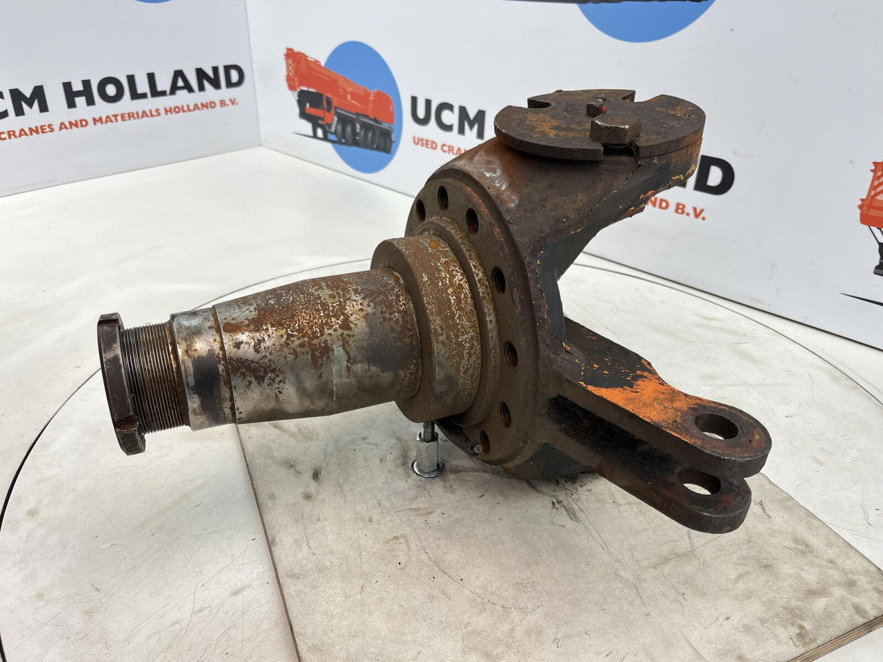 Terex HC 340 Steering knuckle 12 holes axle 1 - Achsschenkel für Mobilkran: das Bild 1 Terex HC 340 Steering knuckle 12 holes axle 1 - Achsschenkel für Mobilkran: das Bild 1