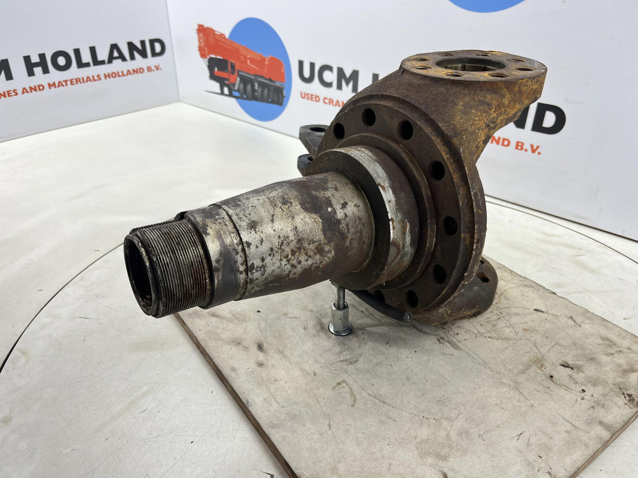 Terex HC 340 Steering knuckle 12 holes axle 2 - Achsschenkel für Mobilkran: das Bild 1 Terex HC 340 Steering knuckle 12 holes axle 2 - Achsschenkel für Mobilkran: das Bild 1