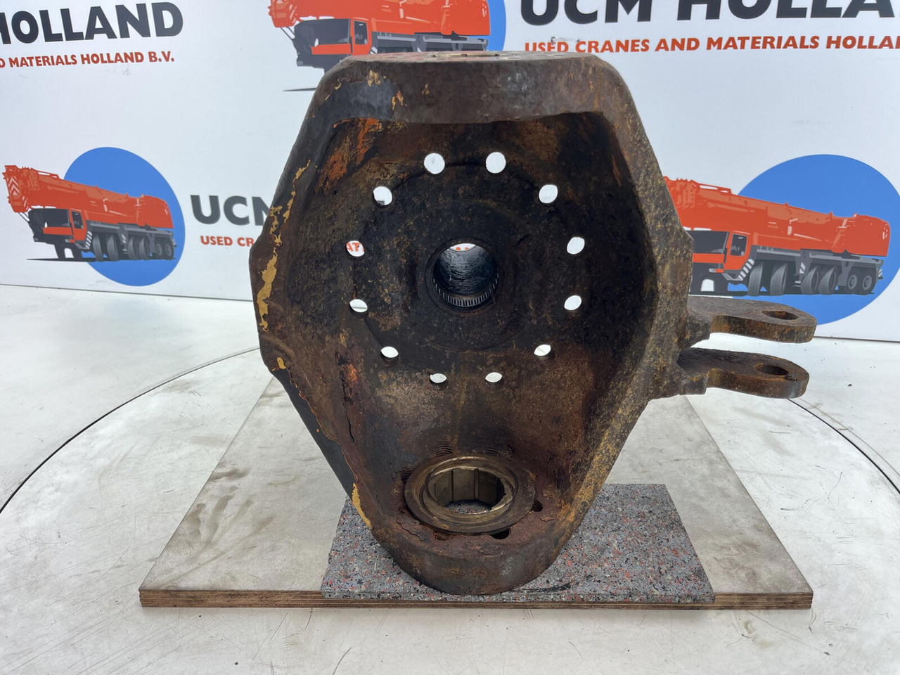 Terex HC 340 Steering knuckle 12 holes axle 6 - Achsschenkel für Mobilkran: das Bild 5 Terex HC 340 Steering knuckle 12 holes axle 6 - Achsschenkel für Mobilkran: das Bild 5