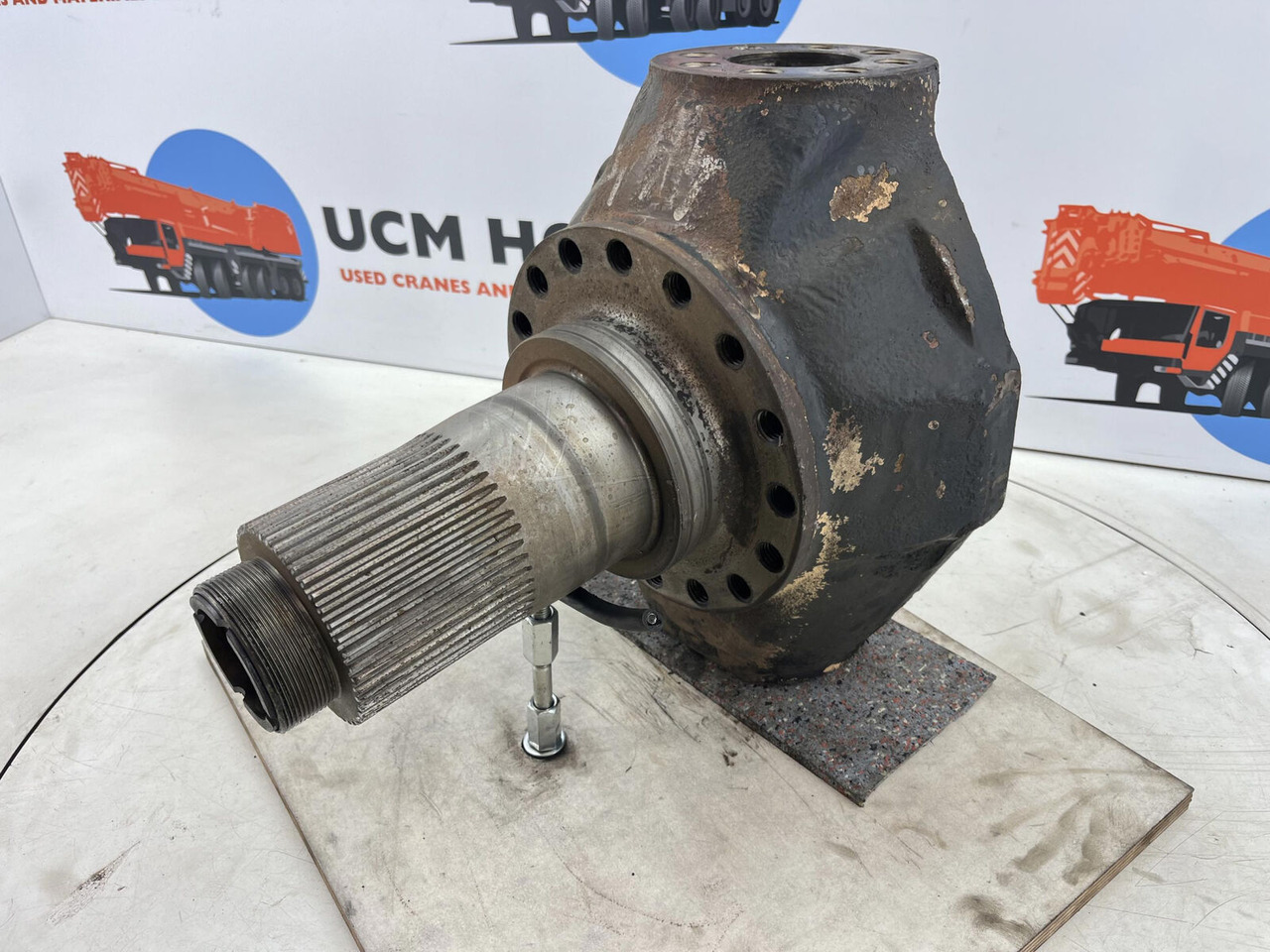 Terex PPM 480 ATT steering knuckle 16 holes axle 1 - Achsschenkel für Mobilkran: das Bild 1 Terex PPM 480 ATT steering knuckle 16 holes axle 1 - Achsschenkel für Mobilkran: das Bild 1