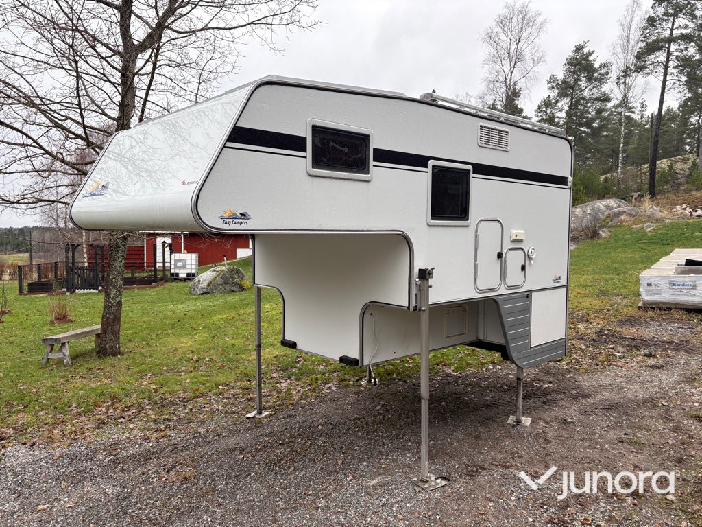 Camper - S Karosser Easy Campers EC 6 SH-2.1 SE (2022) - Wohnwagen: das Bild 1 Camper - S Karosser Easy Campers EC 6 SH-2.1 SE (2022) - Wohnwagen: das Bild 1