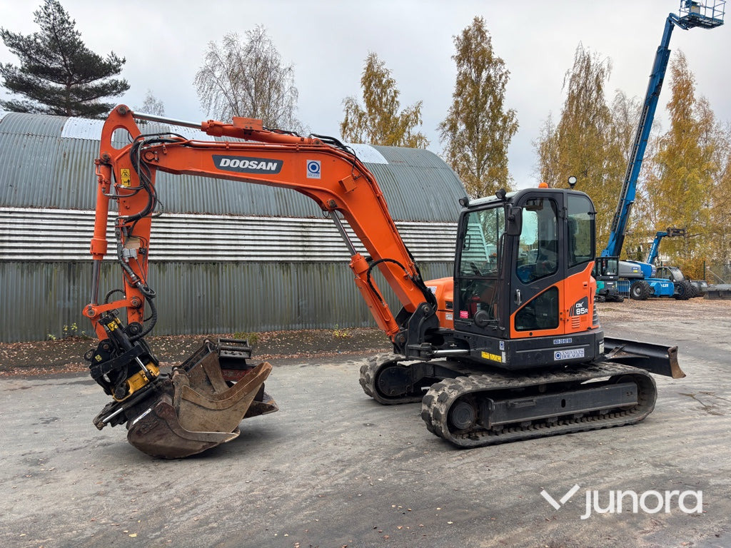 Grävmaskin - Doosan DX85R-3 - Kettenbagger: das Bild 1 Grävmaskin - Doosan DX85R-3 - Kettenbagger: das Bild 1