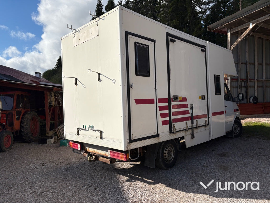 Hästtransport Mercedes-Benz 316 CDI - Alkoven Wohnmobil: das Bild 5 Hästtransport Mercedes-Benz 316 CDI - Alkoven Wohnmobil: das Bild 5