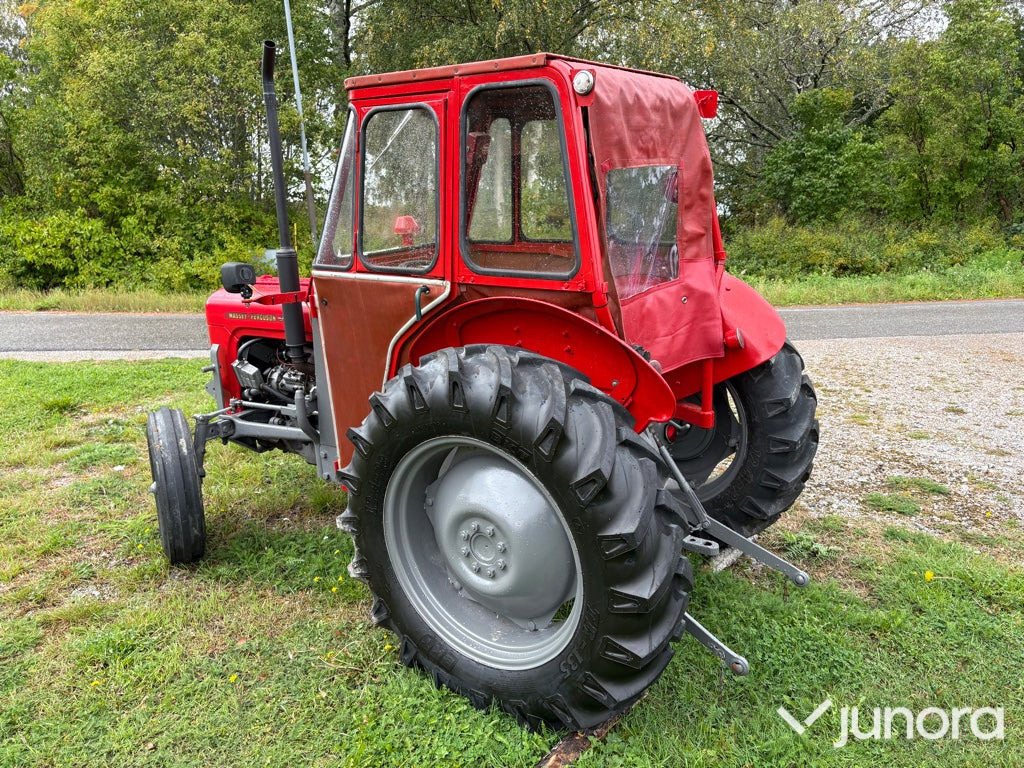 Nyrenoverad Massey Ferguson 35-X - Traktor: das Bild 5 Nyrenoverad Massey Ferguson 35-X - Traktor: das Bild 5