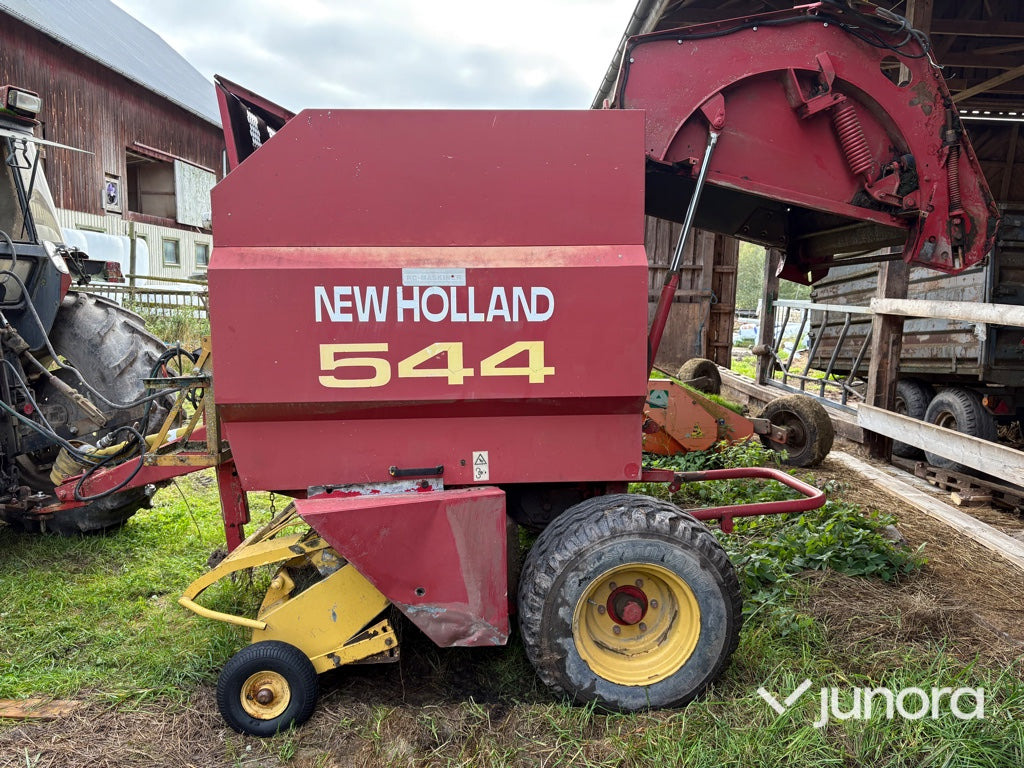 Rundbalspress New Holland 544 Cropcutter - Rundballenpresse: das Bild 3 Rundbalspress New Holland 544 Cropcutter - Rundballenpresse: das Bild 3