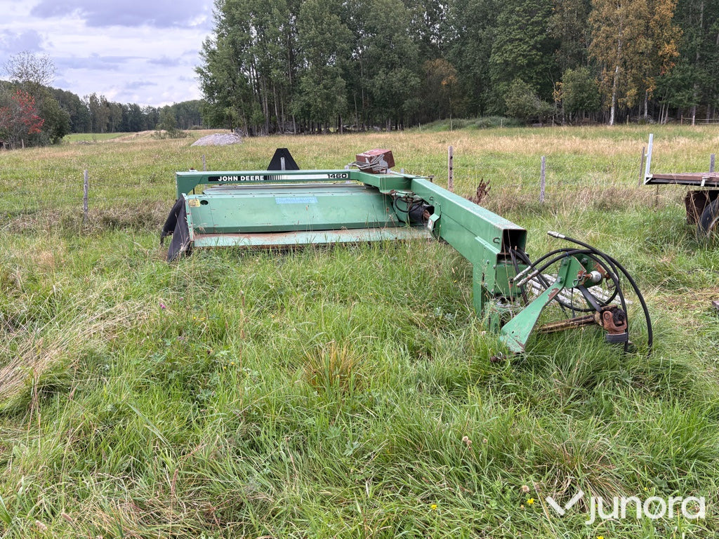 Slåtterkross John Deere 1460 - Mähwerk: das Bild 1 Slåtterkross John Deere 1460 - Mähwerk: das Bild 1