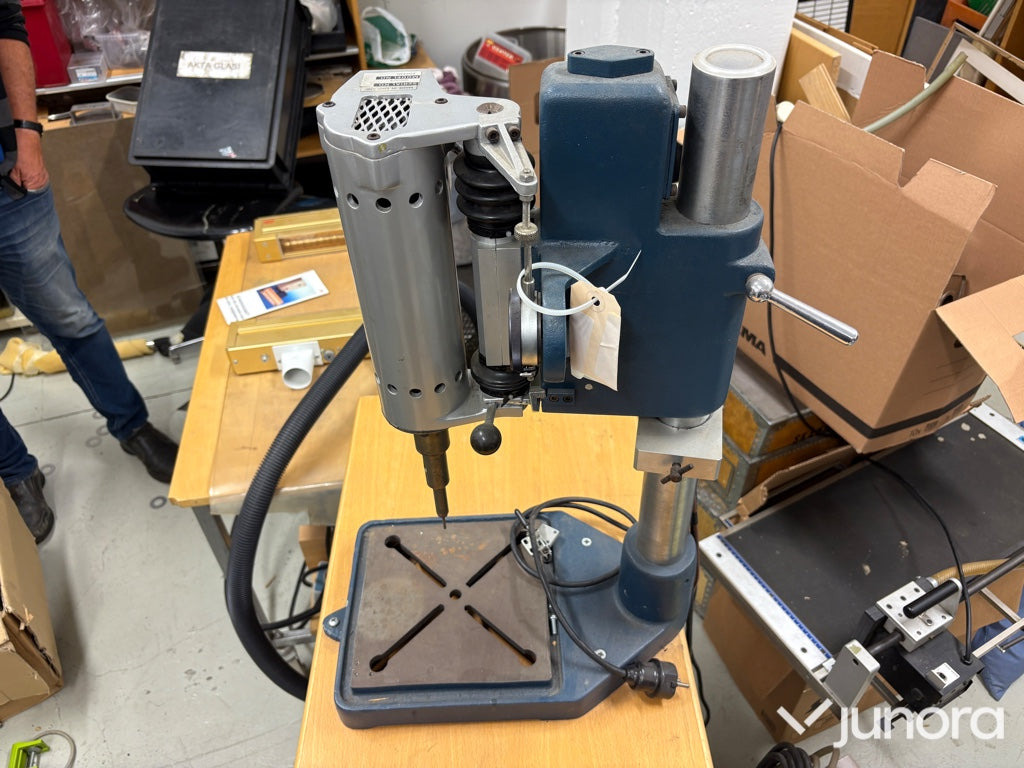 Ultraljudsborr - KERRY Ultrasonics, KDS150 - Standbohrmaschine: das Bild 2 Ultraljudsborr - KERRY Ultrasonics, KDS150 - Standbohrmaschine: das Bild 2