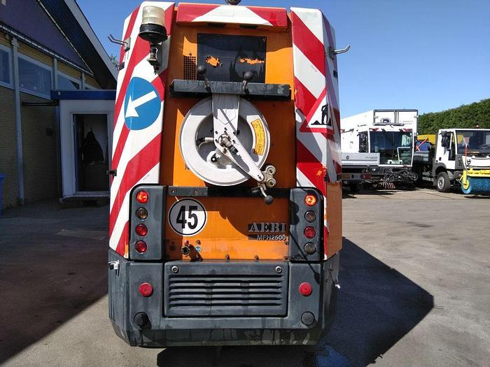 Aebi MFH2500 - Kehrmaschine: das Bild 3 Aebi MFH2500 - Kehrmaschine: das Bild 3