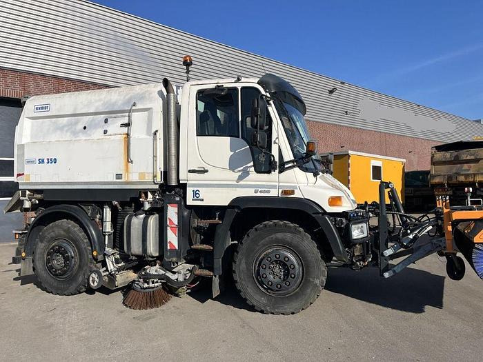 Mercedes-Benz Unimog U400 U400 4 x 2 / Schmidt SK350 sweeper - Kehrmaschine: das Bild 1 Mercedes-Benz Unimog U400 U400 4 x 2 / Schmidt SK350 sweeper - Kehrmaschine: das Bild 1