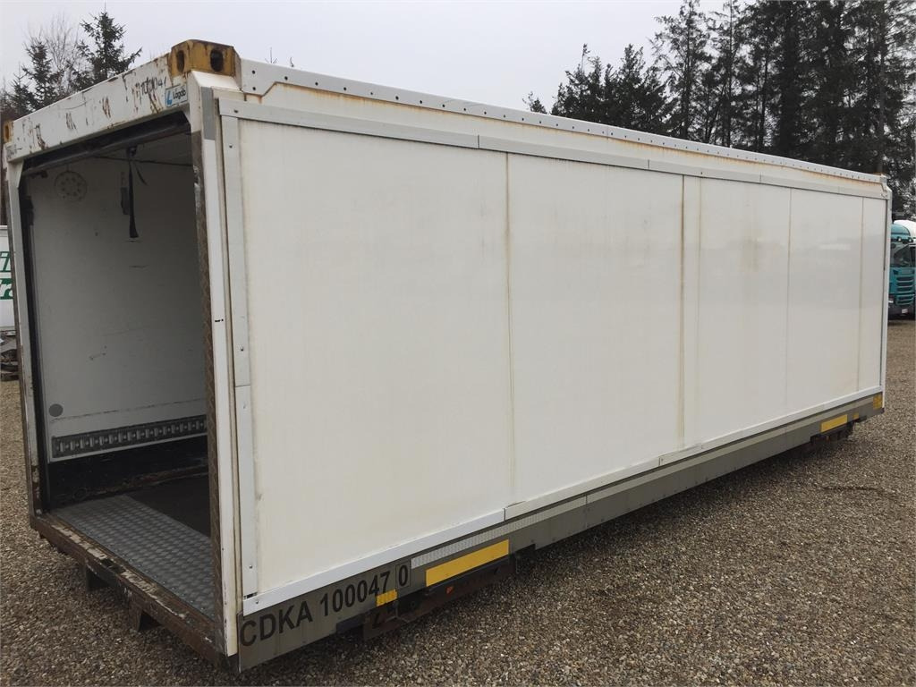 7450 mm med rulleport - Koffer Auflieger: das Bild 4 7450 mm med rulleport - Koffer Auflieger: das Bild 4