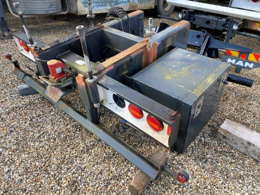 HMF krankonsol - 65 mm bolte - Anbauteil für Baumaschine: das Bild 1 HMF krankonsol - 65 mm bolte - Anbauteil für Baumaschine: das Bild 1